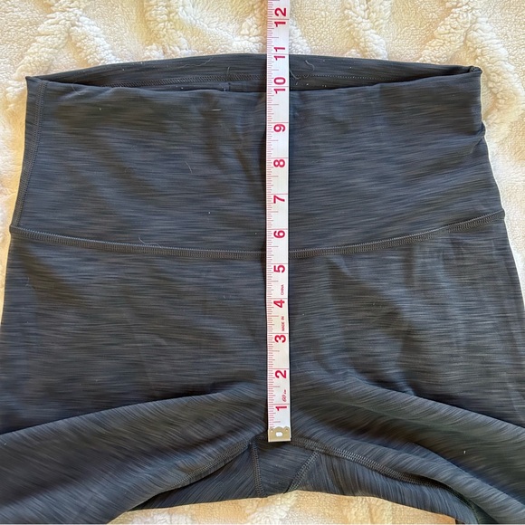Lululemon leggings Heather gray size 8 - Picture 7 of 9